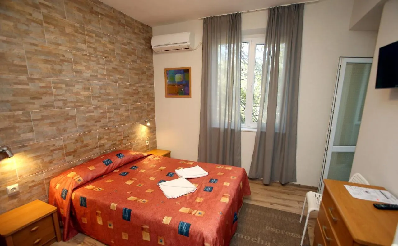 Colored House Apartments 소피아