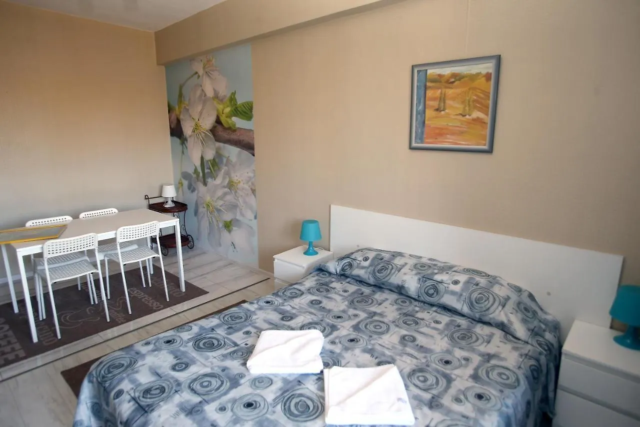 Colored House Apartments 소피아
